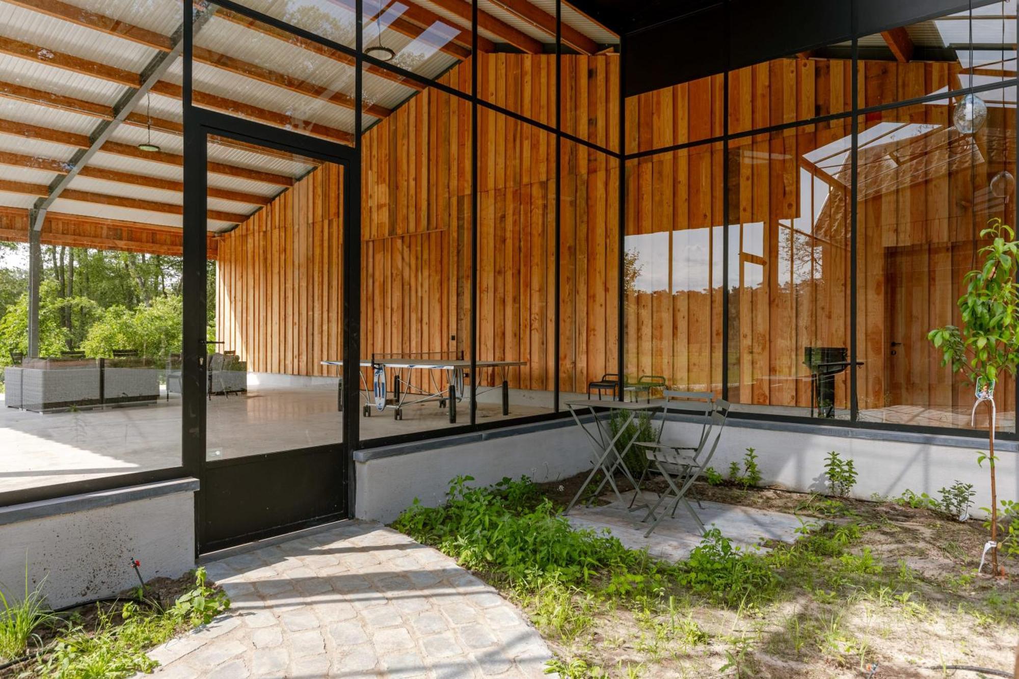 Huswell - Lactea - Eco-luxury Retreat Villa Schilde