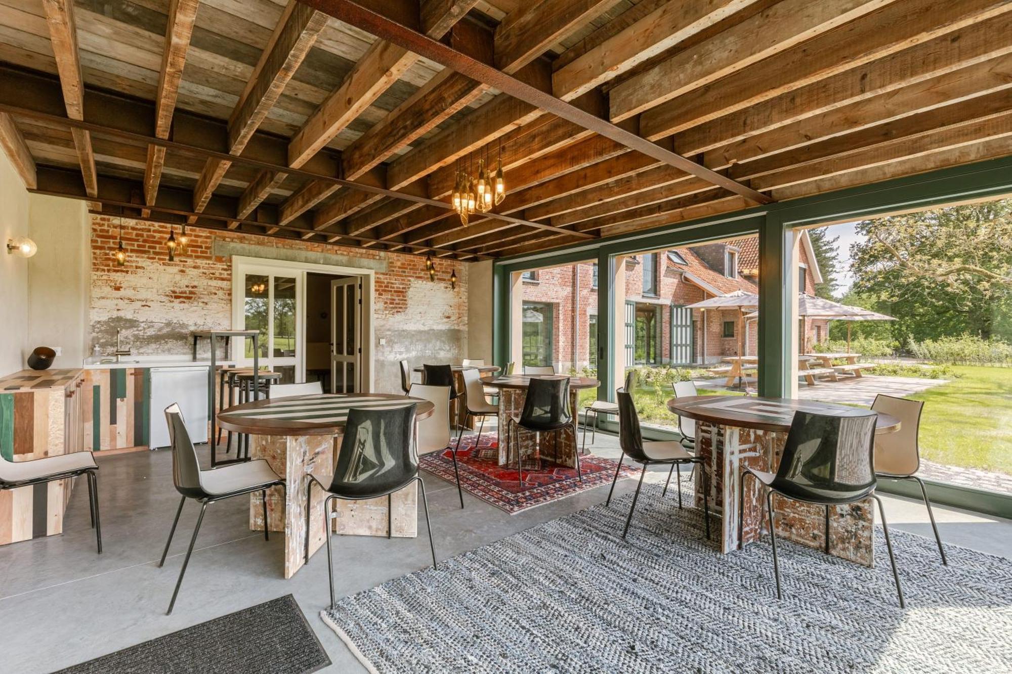 Huswell - Lactea - Eco-luxury Retreat Villa